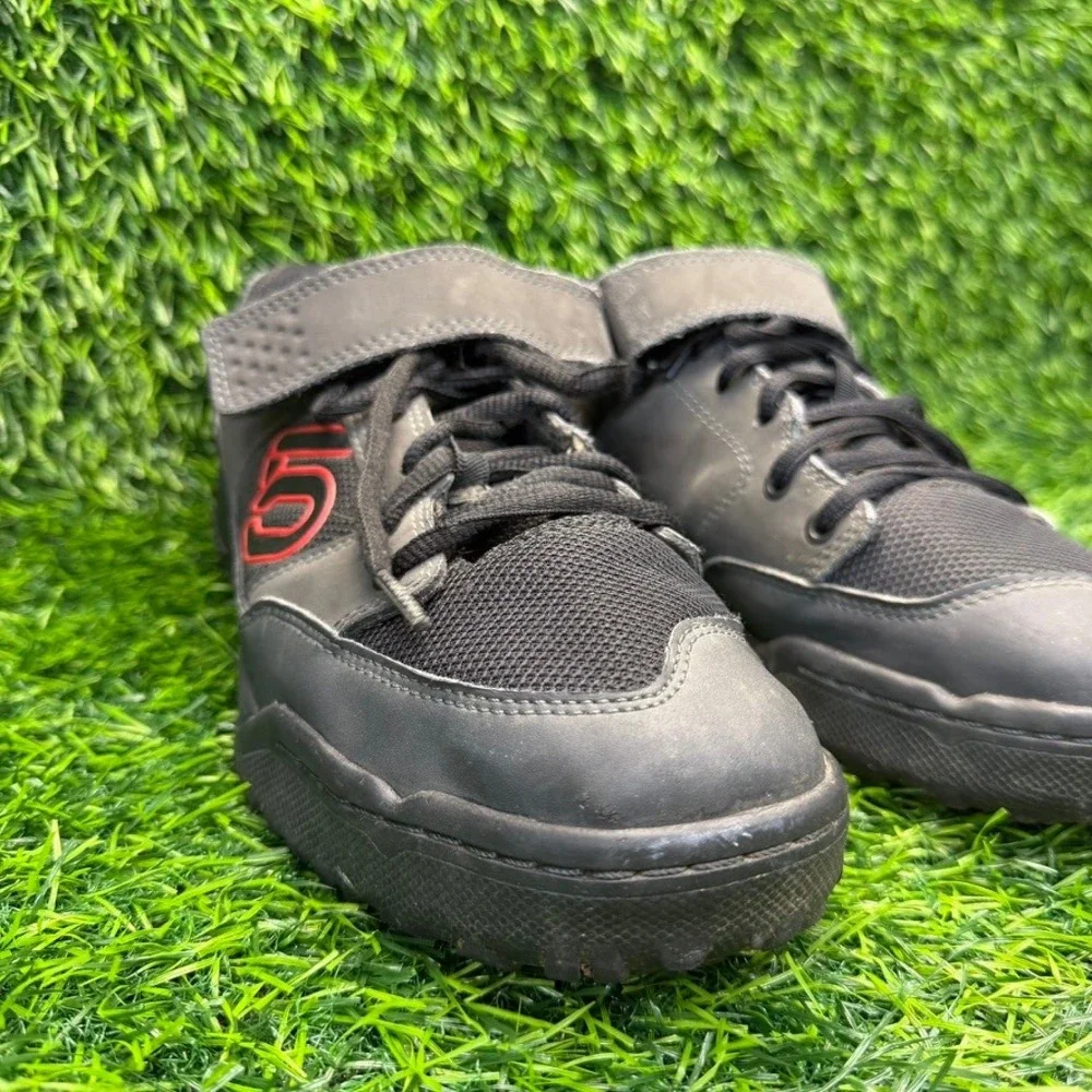 Five Ten Maltese Falcon Mens 8 Mountain Bike Shoes Black Grey Leather SPD 5267